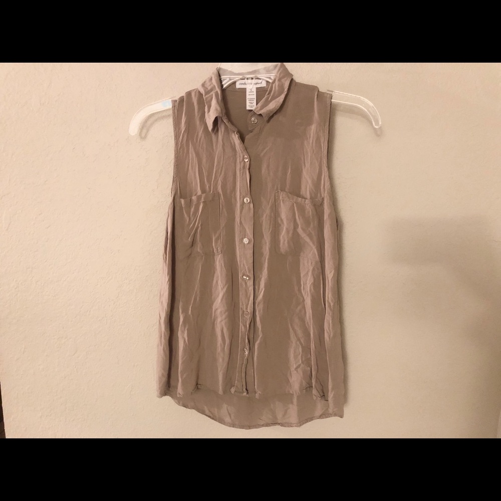 Sleeveless Collared Blouse